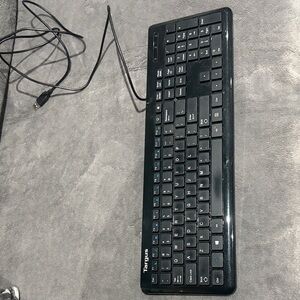 Targus Slim Wired USB Keyboard and wired IBM mouse in Black